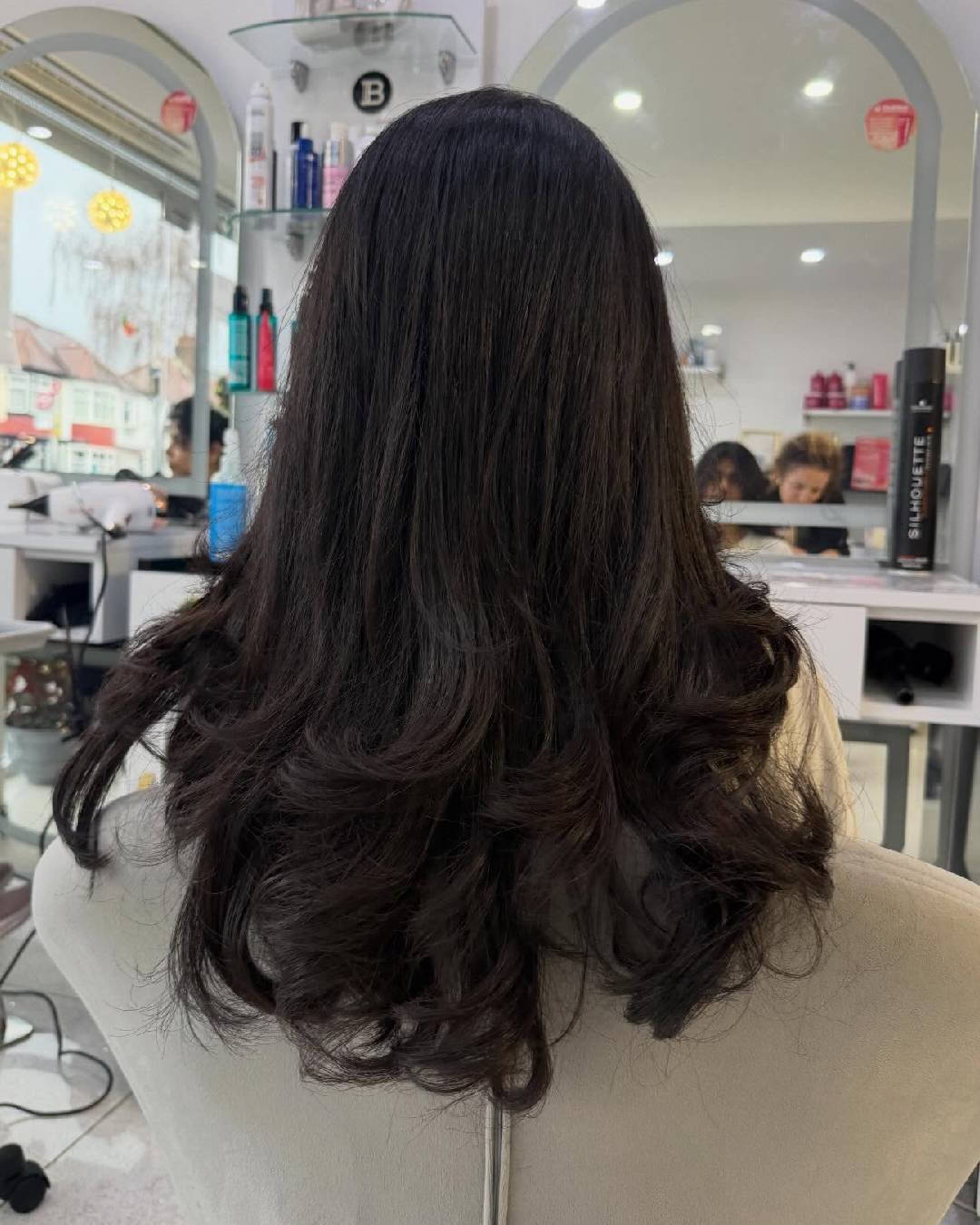 Lola's Salon portrait